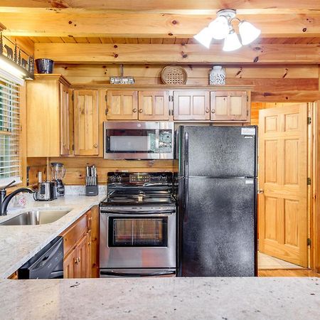 Pigeon Forge Cabin Premier Location And Hot Tub Eksteriør bilde